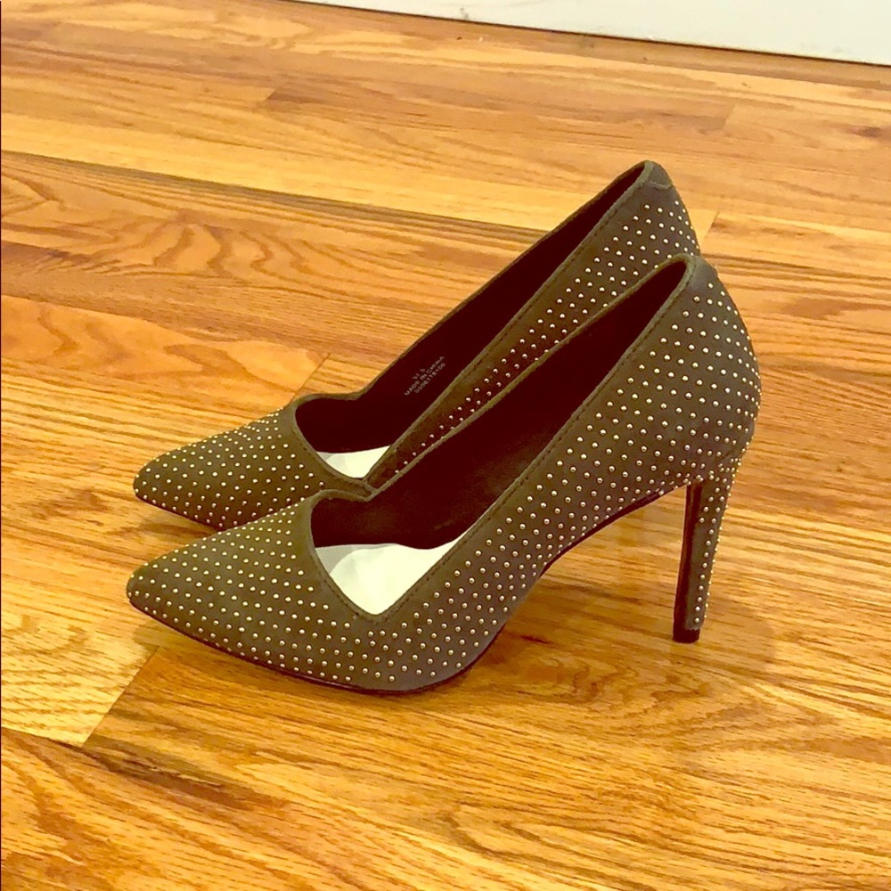 Alice and Olivia studded pumps